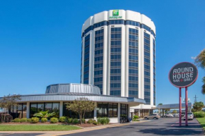 Holiday Inn New Orleans West Bank Tower, an IHG Hotel  Гретна